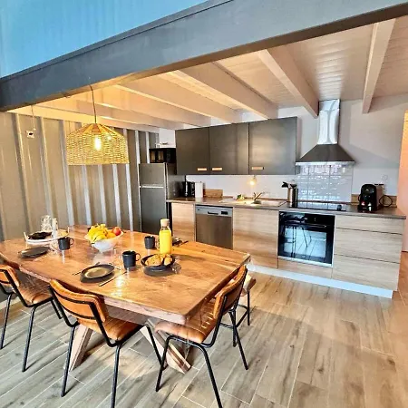 Le Surfeur, Cosy Au Coeur D'arago Les Sables-dʼOlonne